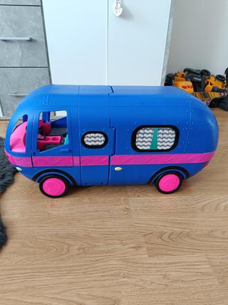 Mga lol surprise karavan,