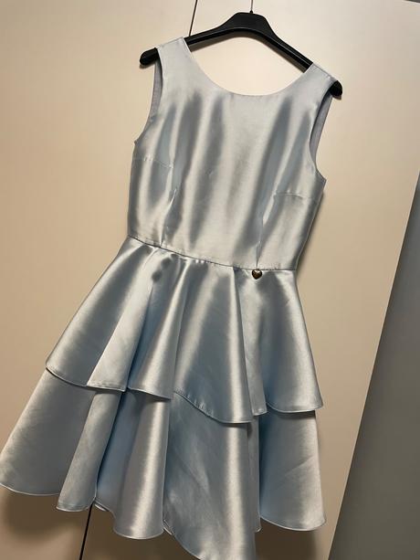 Šaty spoločenské, 36