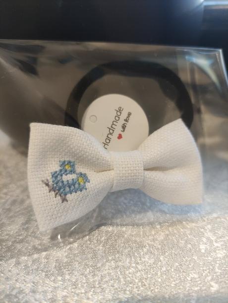 Vyšívaná gumička do vlasov,