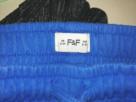 Chlapčenské kraťasky, 98