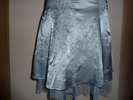 Nenosene saty zn.ax paris s vysackou s,m, s