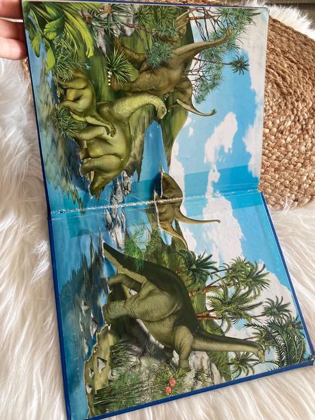 Ilustrovaná encyklopédia dinosaurov a praveku,