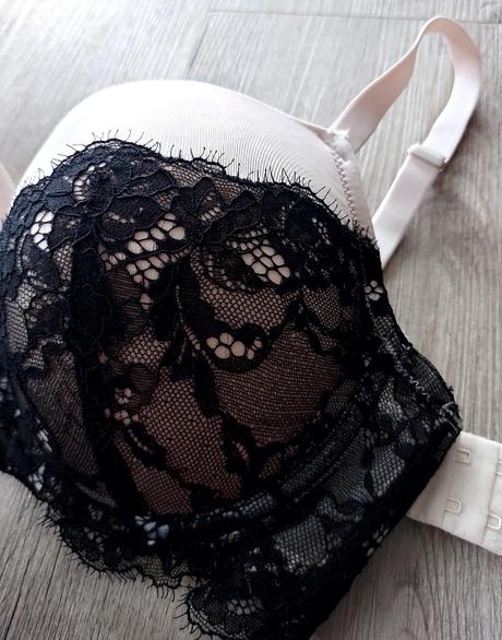 Ružovo čierna čipkovaná podprsenka, 80e
