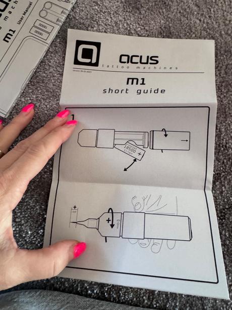 Strojček na tattoo acus, 