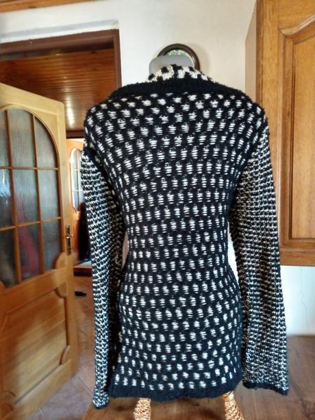 Kardigan pleteny ,cierno kremovy luxusny, xl