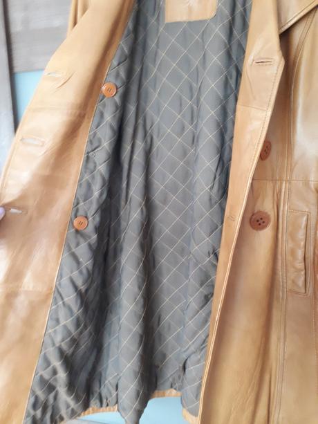 Pravý kožený kabát, 38