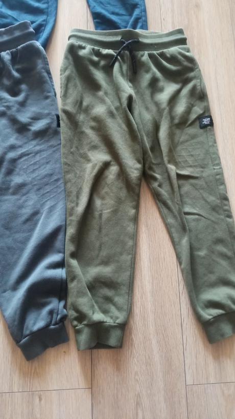 Tepláky 8-9 rokov, f&f,134