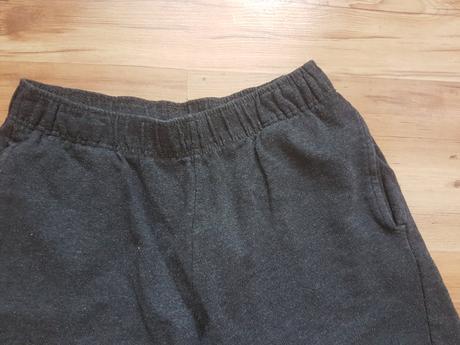 Teplákové kraťasy s vreckami, m