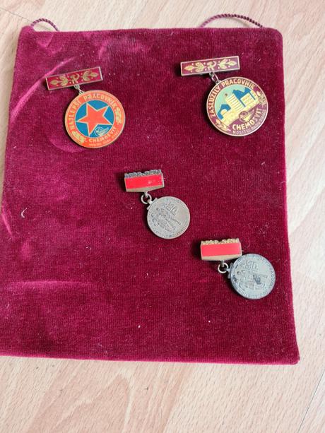 Starožitné odznaky,