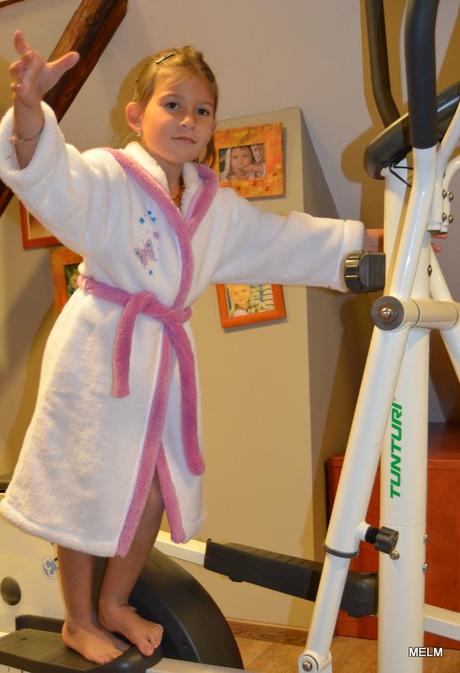 Župan pre dievčatá s kapucňou melm biely s ružovou, 110 / 116