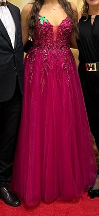 Spoločenské šaty, 176