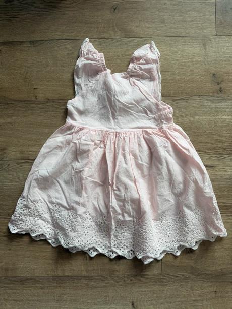 So cute ružové letné šatičky s brodérie čipkou,, 86