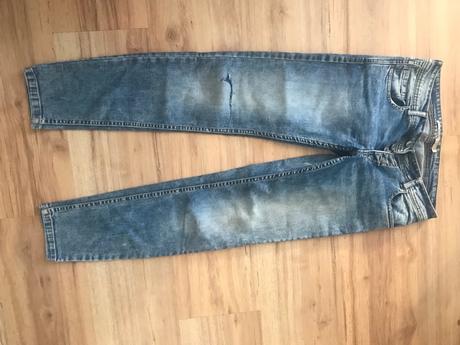 Rifle a trička s, s