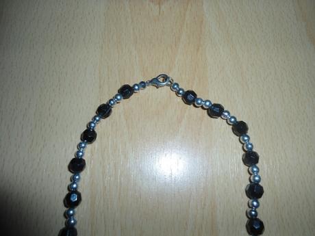 Cierny nahrdelnik, 