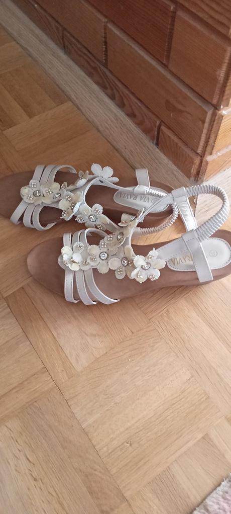 Koralové sandálky, 39