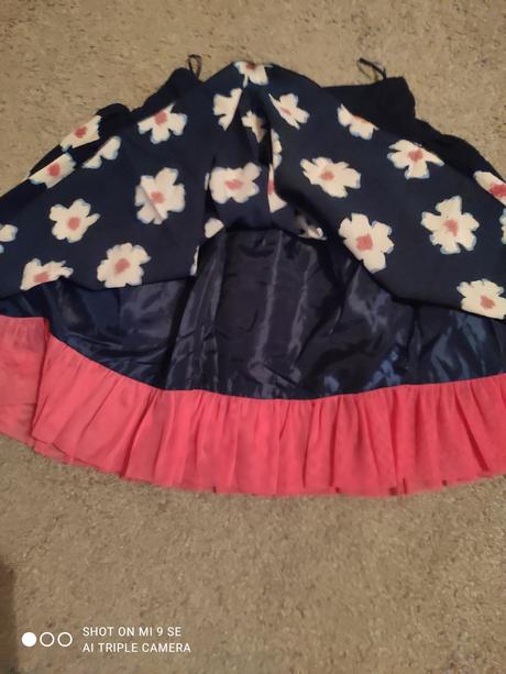 Dievčenská sukňa, 140