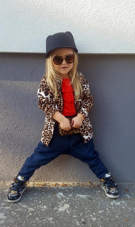 Derby klobúčik s uškami, 104