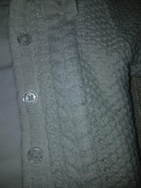 Biely hruby sveter, tu,74