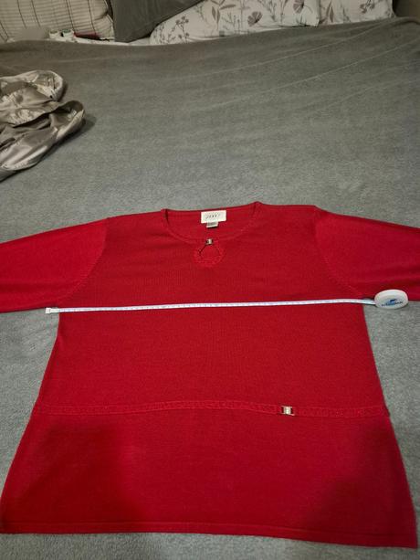 Dámsky pulóver červený so striebornými prackami xl, xl