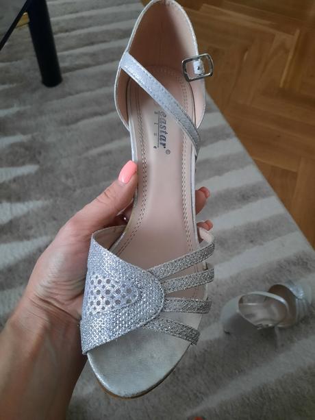 Krásne a pohodlné sandálky, 39