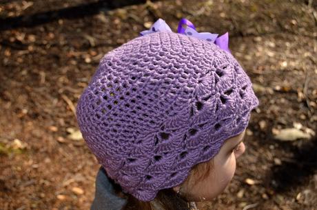 Háčkovaná čiapočka s kvetom, <50 - 158