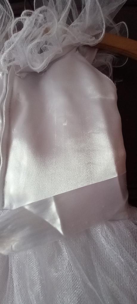 Dievčenské šaty, 122