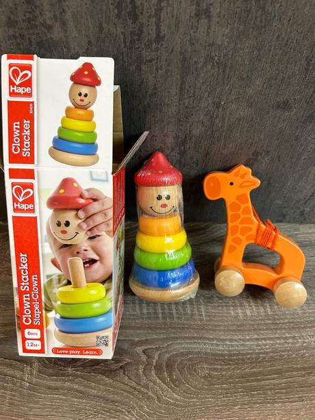 Hape saso na nastrkovanie a zirafa na tahanie, 