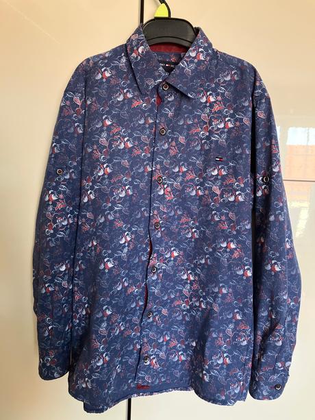 Tmavomodrá košeľa, 134