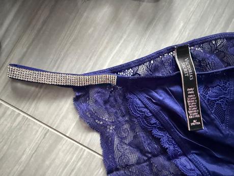 Podprsenka victorias secret kol. shine strap 80c, victoria's secret,80c
