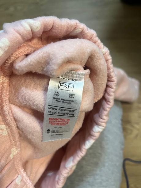 F&f tepláky 116, f&f,116