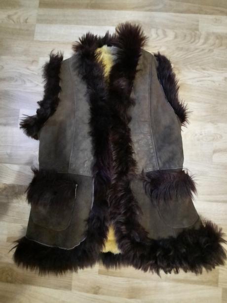 Kožušinová vesta pravá, s