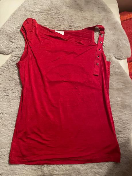 Krásne elasticke tricko next, next,m