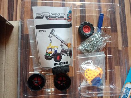 Stavebnica metal brick, 