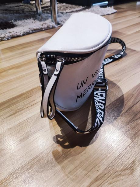 Crossbody biela kabelka, 