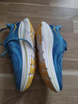 Hoka tenisky, 38