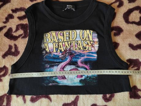 Cierny tielkovy top s obrazkom, znacka bershka, bershka,s