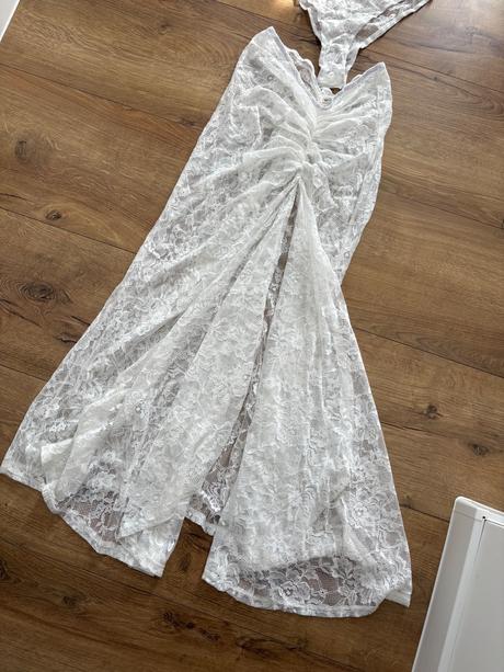 Čipkované body so sukňou, l