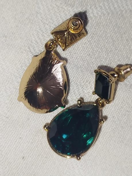 Smaragdové náušnice,