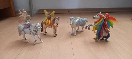 Schleich stajňa a kone, 