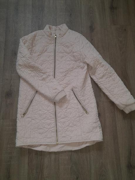 Prechodná vetrovka, pompdelux,146