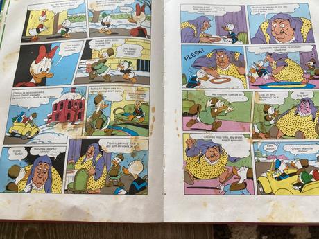 Veselé vianoce s mickey mousom a jeho priateľmi,