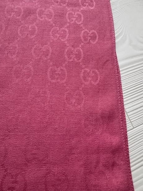 Gucci - ružový šál, 