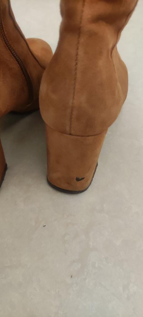 Skoricove kozene cizmicky, 37