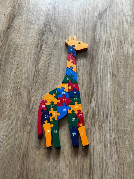 Drevená žirafka skladačka,