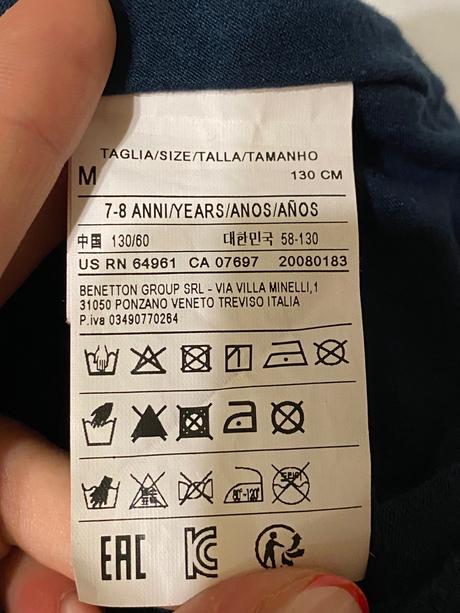 Trblietavé šaty, benetton,134