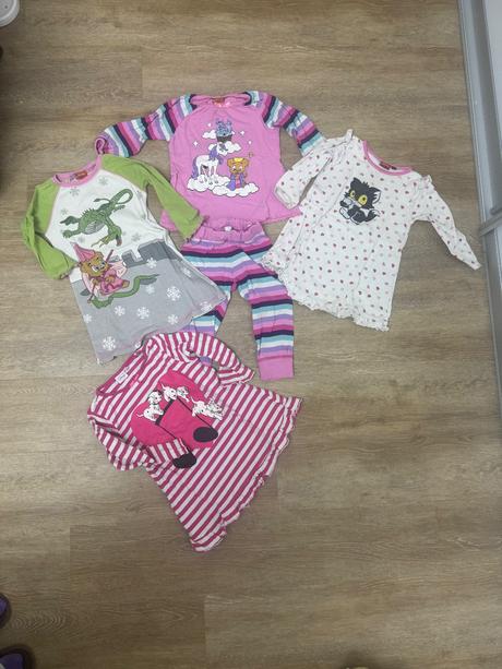 Balík lindex pyžamiek, 86–98