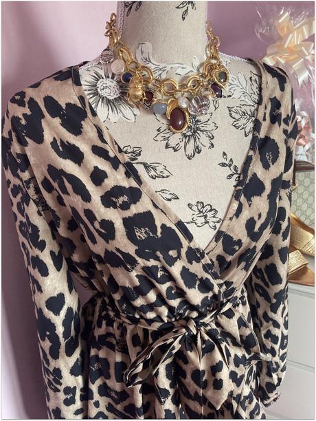 Mini šaty so zvieracím vzorom, l