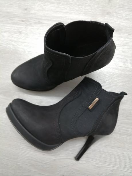 Členkov čižmičky, 36