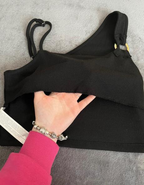 Čierny crop top, s