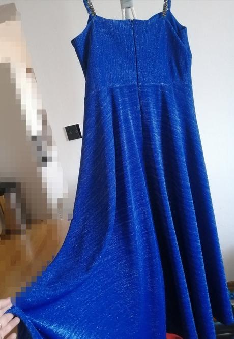 Dlhé spoločenské šaty, 42